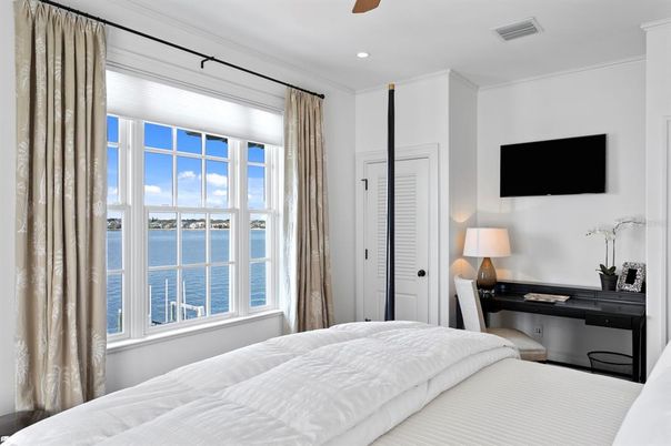 Bedroom, Home Office, Interior, Recessed Lighting, Water