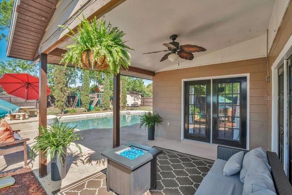 Exterior, Pool