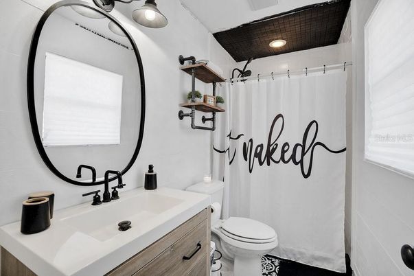Bathroom, Interior, Recessed Lighting