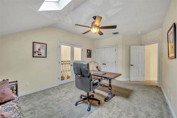 Home Office, Interior