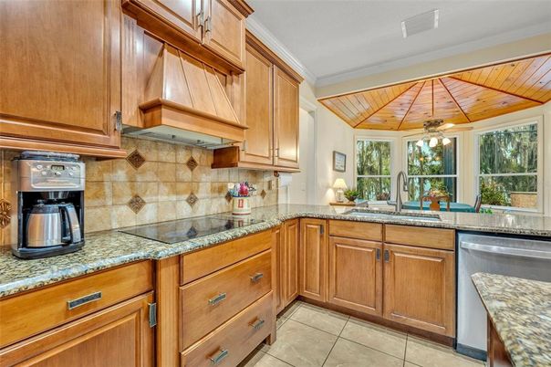 Dining room, Interior, Kitchen, Pendant Lights, Wooden Ceilings
