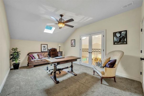 Home Office, Interior