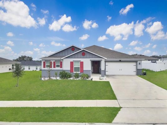 Attached, Exterior, Facade, Ranch