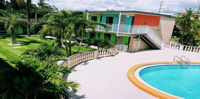 Exterior, Pool