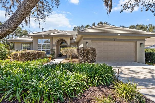 Attached, Exterior, Facade, Ranch