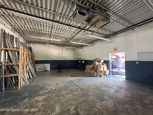 Garage, Interior