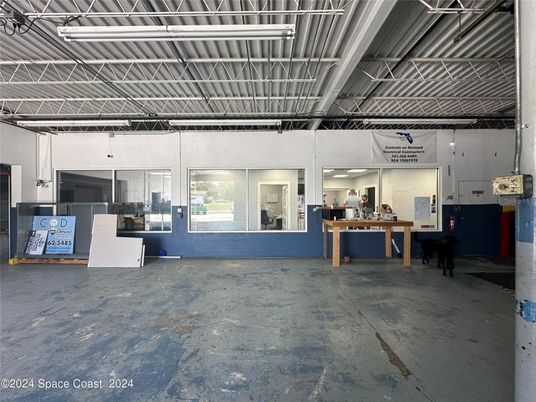 Garage, Interior