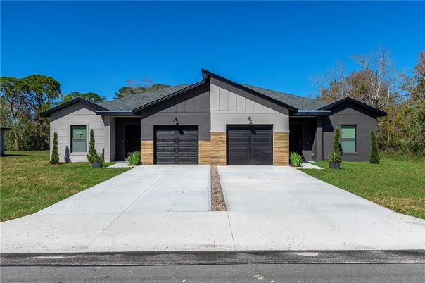 Attached, Exterior, Facade, Ranch