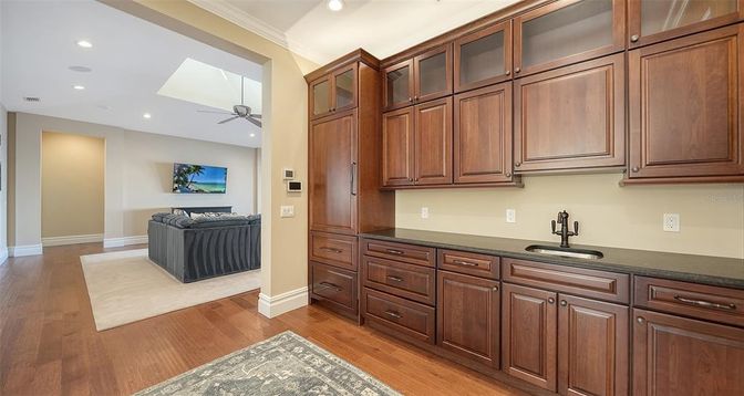 Interior, Recessed Lighting, Wood Texture Flooring