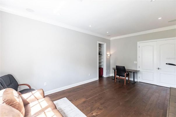 Interior, Recessed Lighting, Wood Texture Flooring