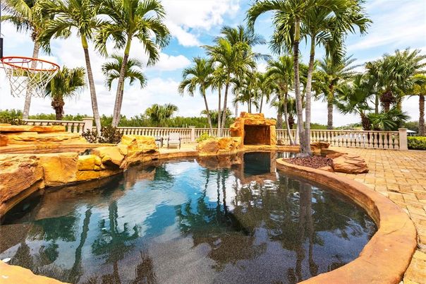 Exterior, Fireplace, Pool