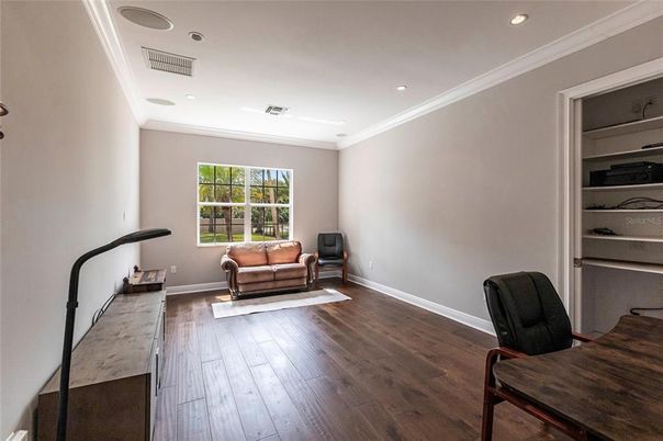 Interior, Recessed Lighting, Wood Texture Flooring