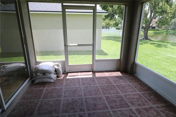Interior, Sun Room, Water
