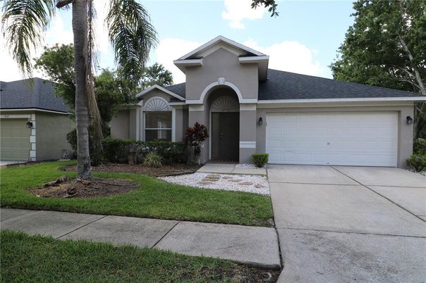 Attached, Exterior, Facade, Ranch