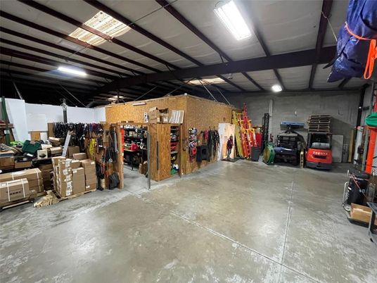 Garage, Interior
