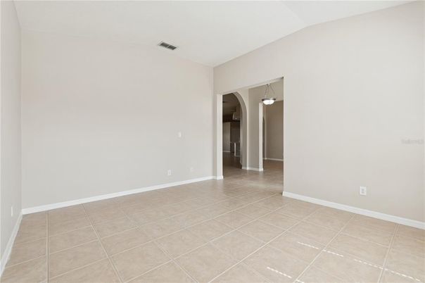 Empty room, Interior, Pendant Lights