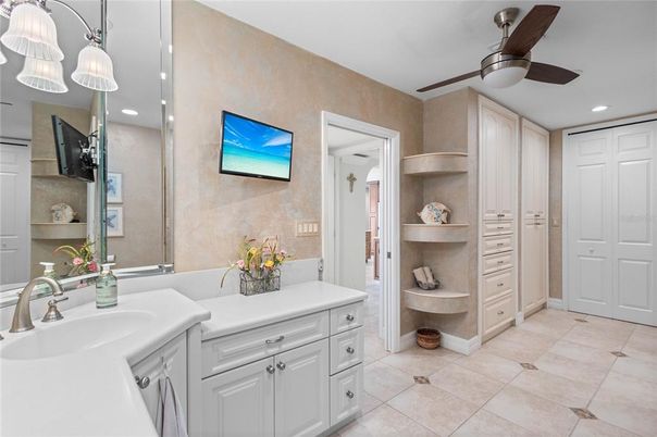 Bathroom, Interior, Pendant Lights, Recessed Lighting