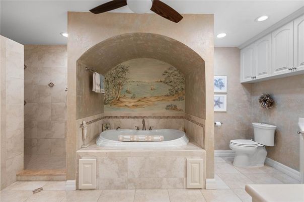 Bathroom, Interior, Recessed Lighting