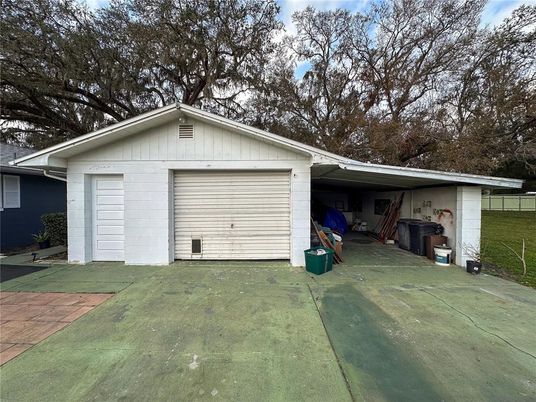 Detached Garage, Exterior