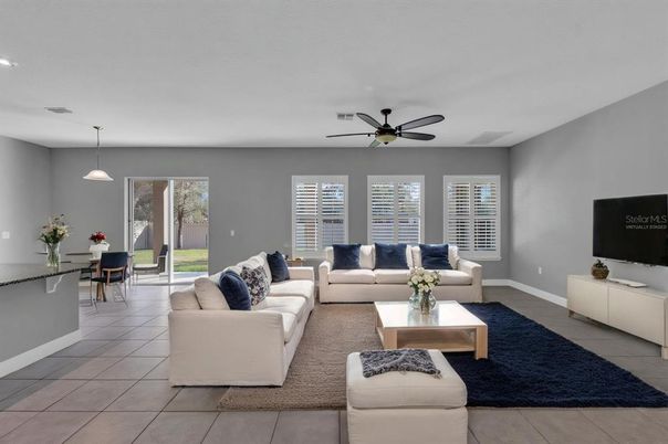 Dining room, Interior, Living room, Pendant Lights