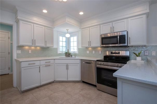 Interior, Kitchen, Pendant Lights, Recessed Lighting, Stainless Steel Appliances