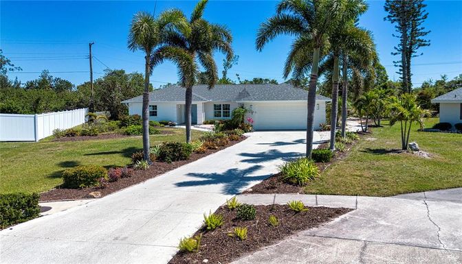 Attached, Backyard, Exterior, Facade, Ranch