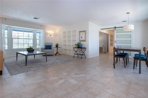 Dining room, Interior, Living room, Pendant Lights