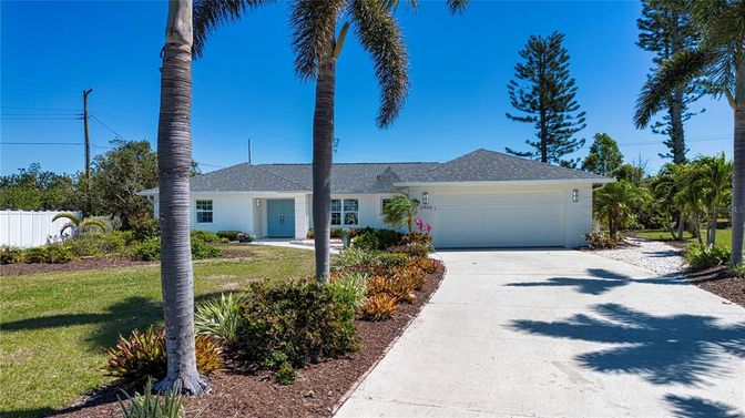 Attached, Backyard, Exterior, Facade, Ranch