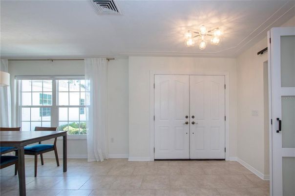 Dining room, Interior