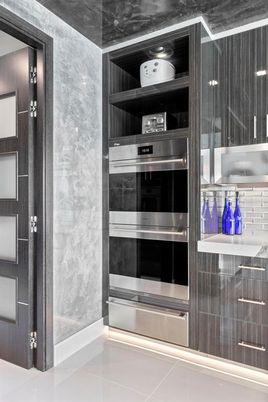 Interior, Stainless Steel Appliances