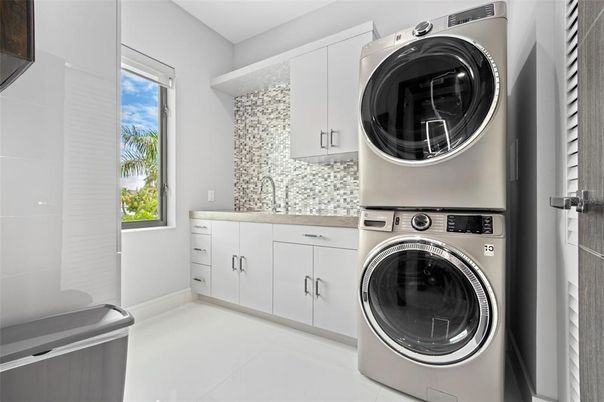 Interior, Utility Closets, Washer
