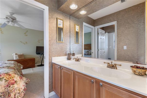 Bathroom, Dual Sink Vanities, Interior, Recessed Lighting