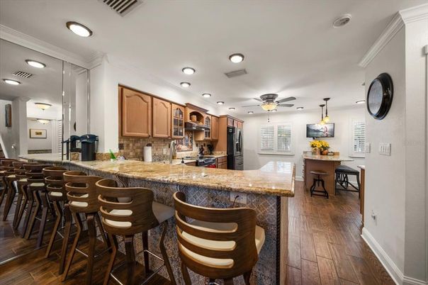 Dining room, Interior, Kitchen, Pendant Lights, Recessed Lighting, Wood Texture Flooring