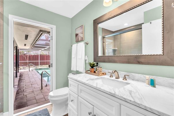 Bathroom, Interior, Recessed Lighting
