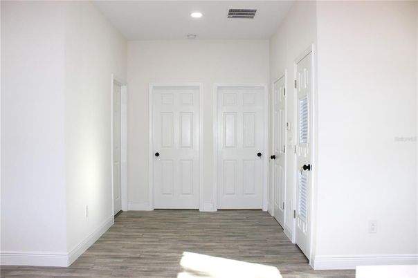 Empty room, Interior, Recessed Lighting, Wood Texture Flooring