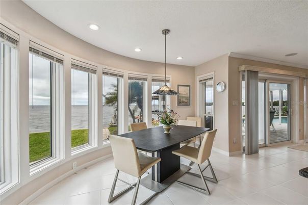 Dining room, Interior, Pendant Lights, Recessed Lighting, Water