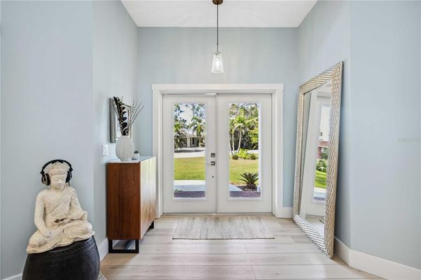 Interior, Pendant Lights, Wood Texture Flooring