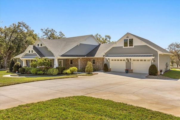 Attached, Exterior, Facade, Ranch