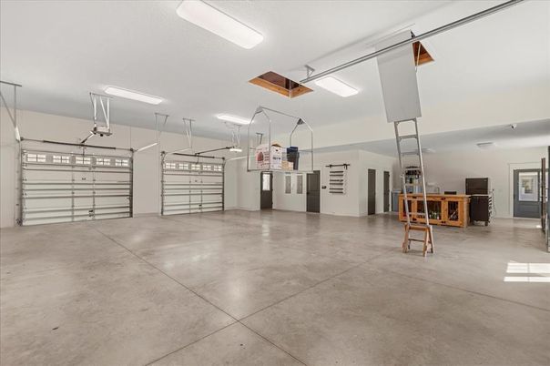 Garage, Interior