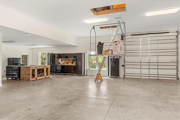Garage, Interior