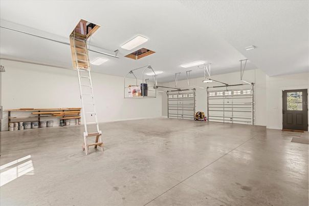 Garage, Interior