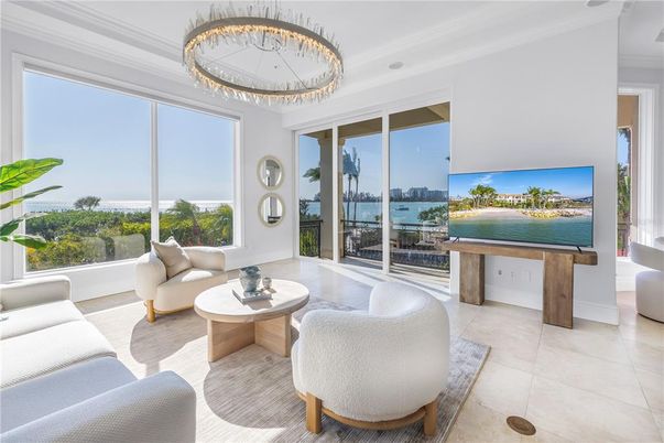 Chandelier, Interior, Living room