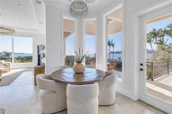 Dining room, Interior, Pendant Lights, Recessed Lighting, Water