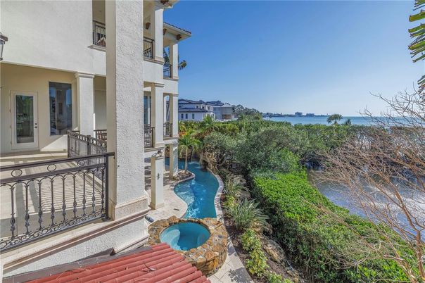 Exterior, Pool, Water