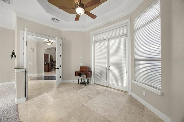 Home Office, Interior