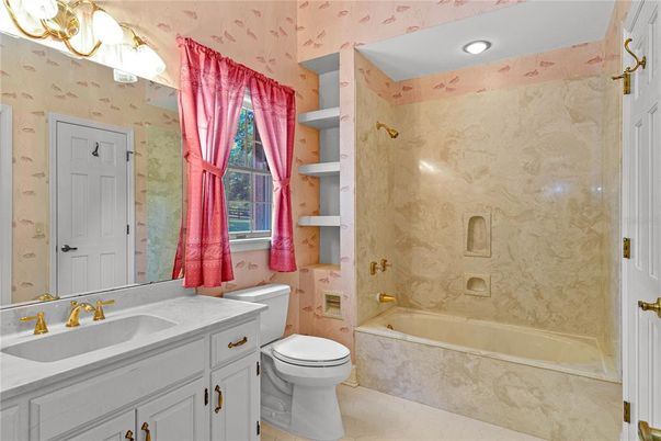 Bathroom, Interior, Recessed Lighting