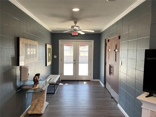Interior, Recessed Lighting, Wood Texture Flooring