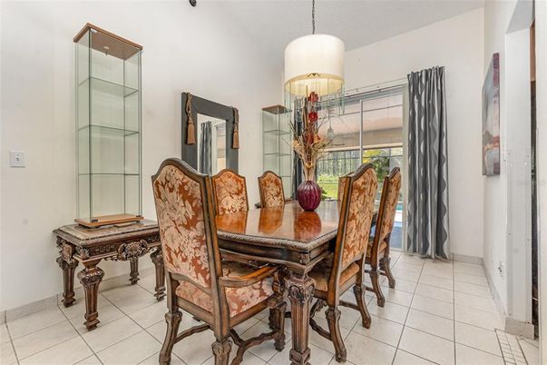 Dining room, Interior