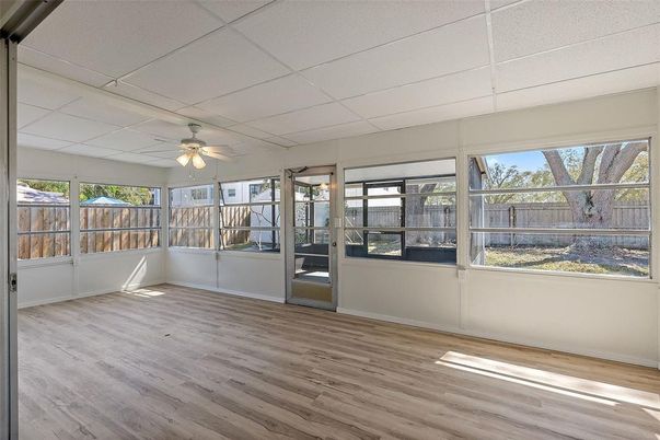 Empty room, Interior, Sun Room, Wood Texture Flooring