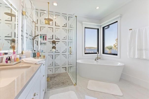 Bathroom, Free Standing Baths, Glass Shower, Interior, Pendant Lights, Recessed Lighting